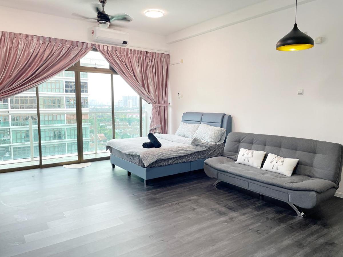 Palazio Serviced Apartment In Mount Austin Near Aeon Ikea Toppen Hsi Джохор Бахру Екстериор снимка