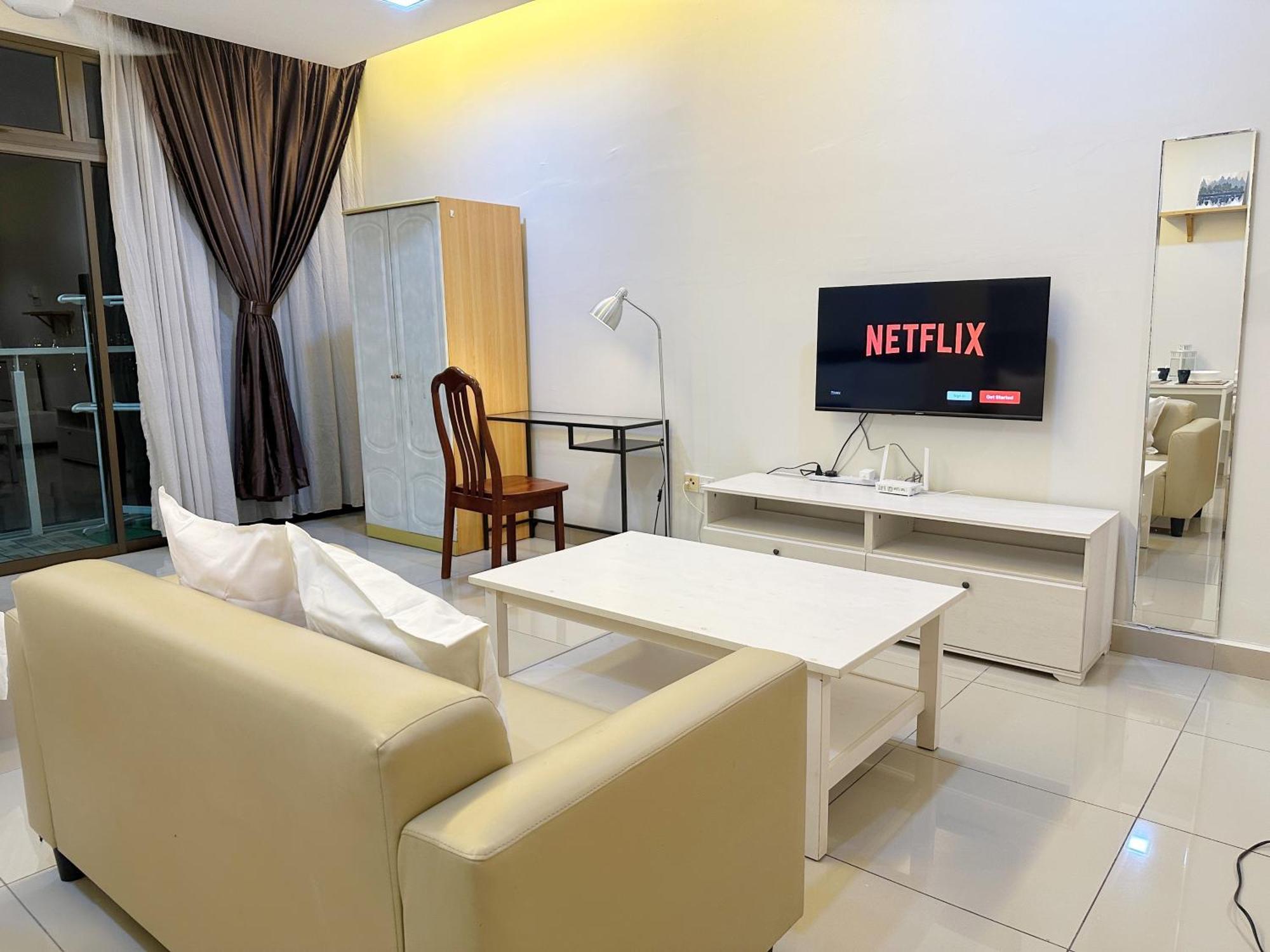 Palazio Serviced Apartment In Mount Austin Near Aeon Ikea Toppen Hsi Джохор Бахру Екстериор снимка