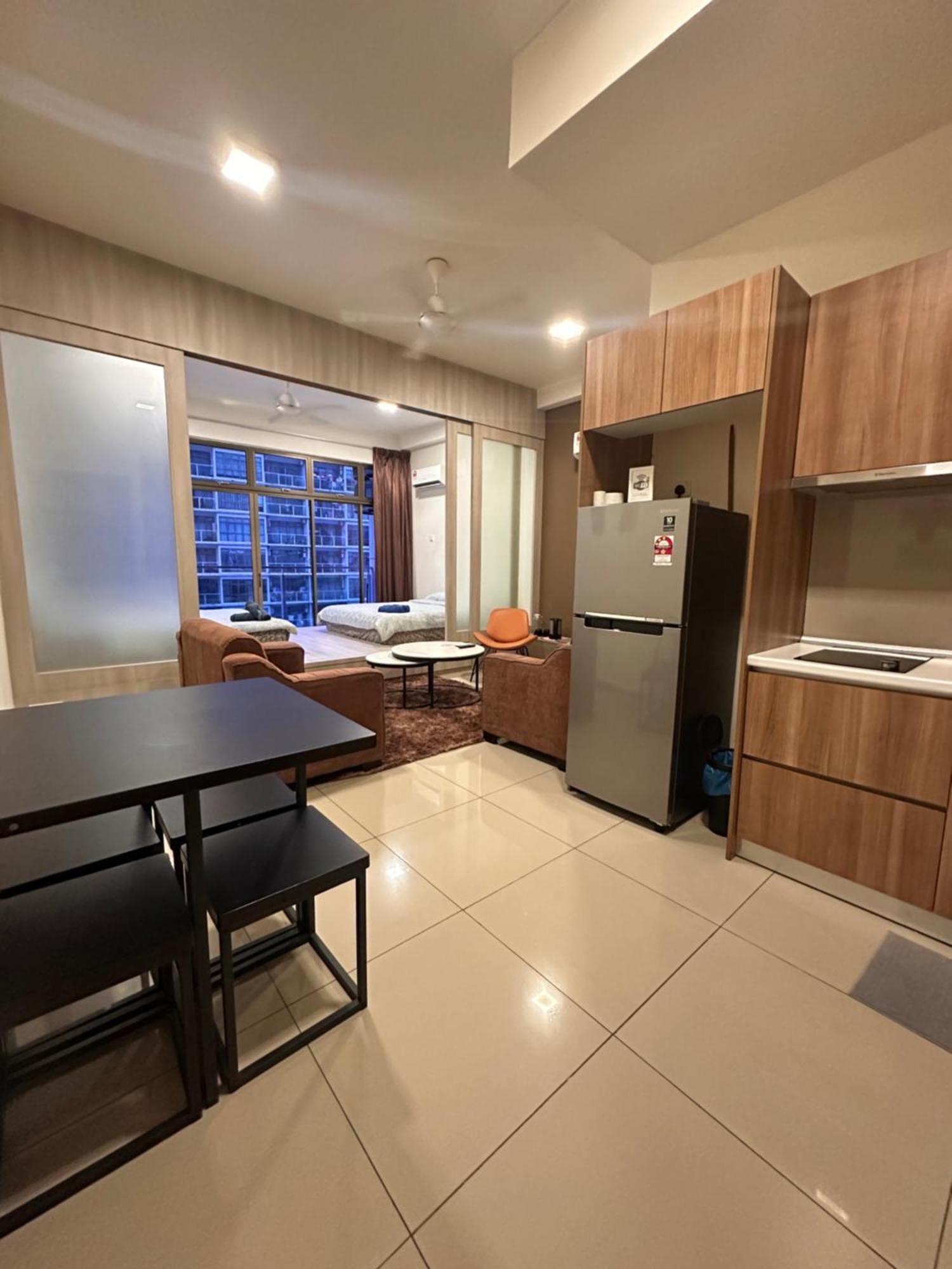Palazio Serviced Apartment In Mount Austin Near Aeon Ikea Toppen Hsi Джохор Бахру Екстериор снимка