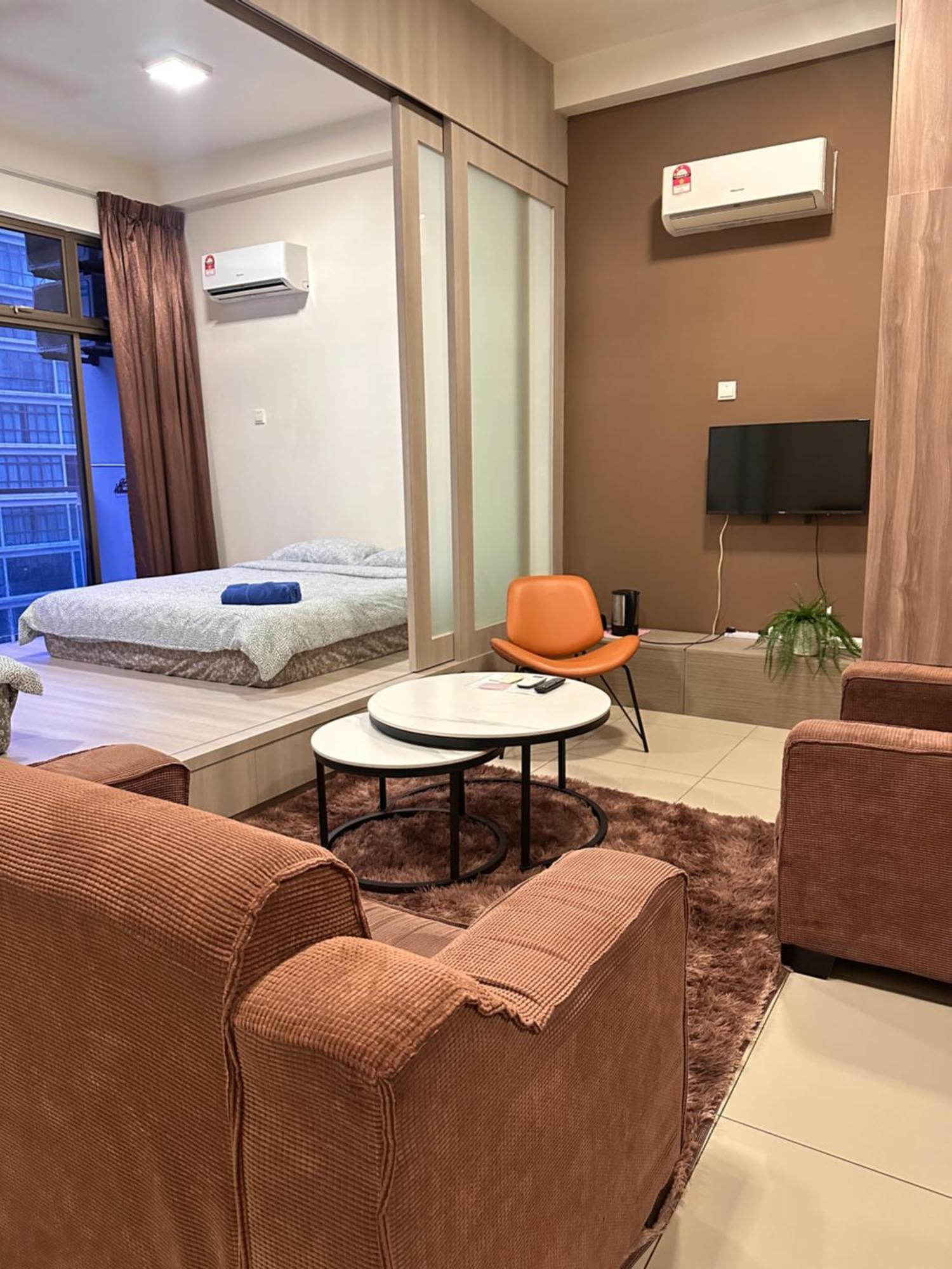 Palazio Serviced Apartment In Mount Austin Near Aeon Ikea Toppen Hsi Джохор Бахру Екстериор снимка